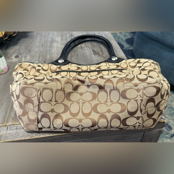 Coach signature large brown Zippered Tote/Handbag Canvas And Leather - Picture 3 of 12